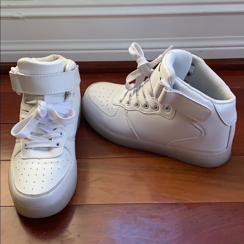 LED light up sneakers (unisex) - Picture 6 of 6